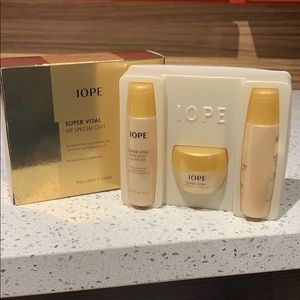 IOPE Super Vital VIP 3 Piece Gift